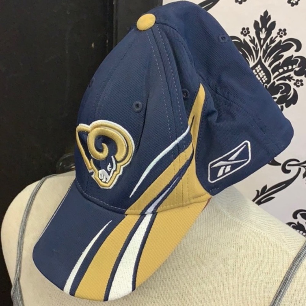EUC‎ NFL Rams Reebok Embroidered Logo Ball Cap